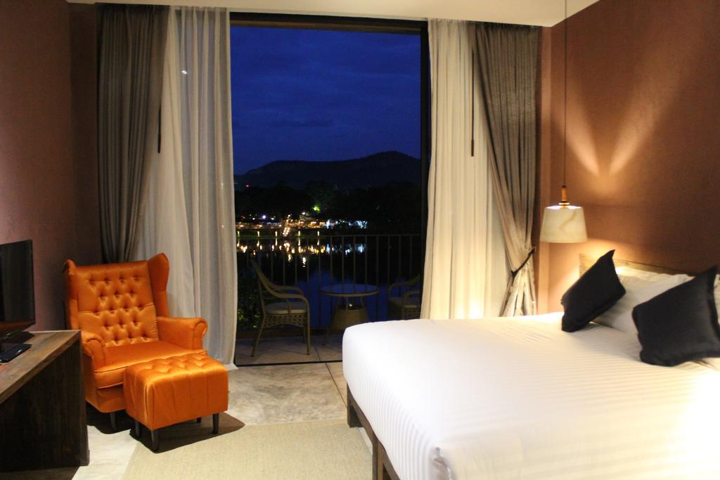 The Glory River Kwai Hotel Kanchanaburi Exterior photo