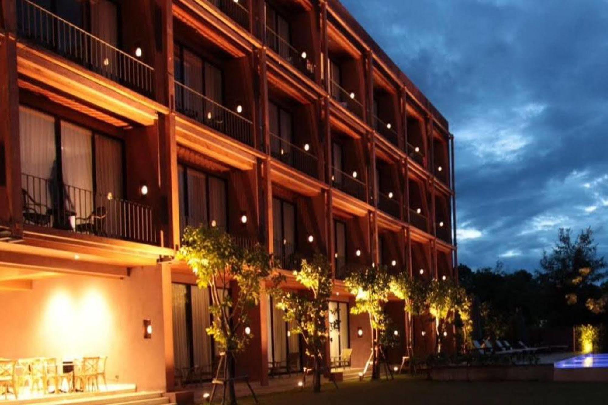 The Glory River Kwai Hotel Kanchanaburi Exterior photo