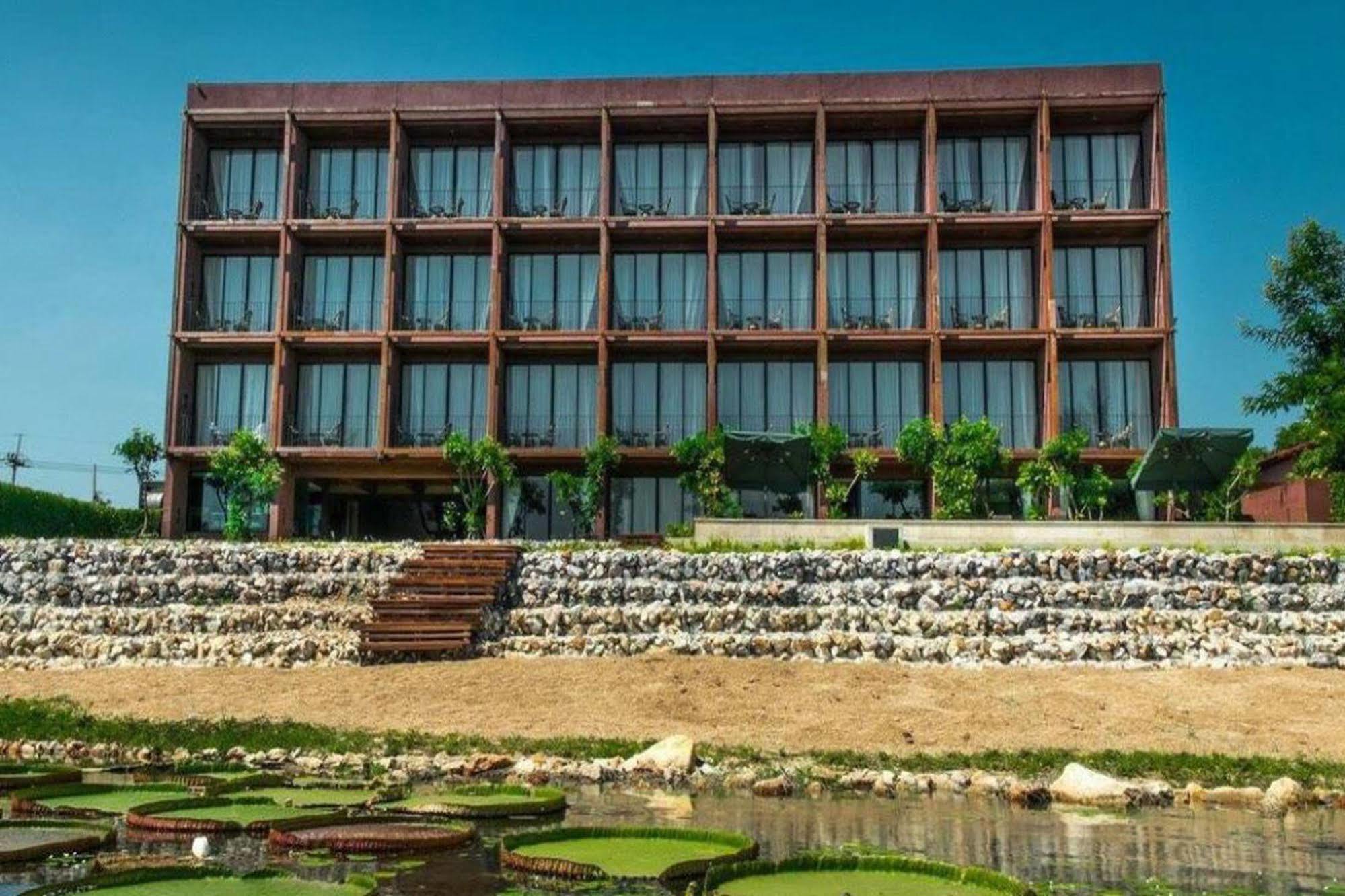 The Glory River Kwai Hotel Kanchanaburi Exterior photo