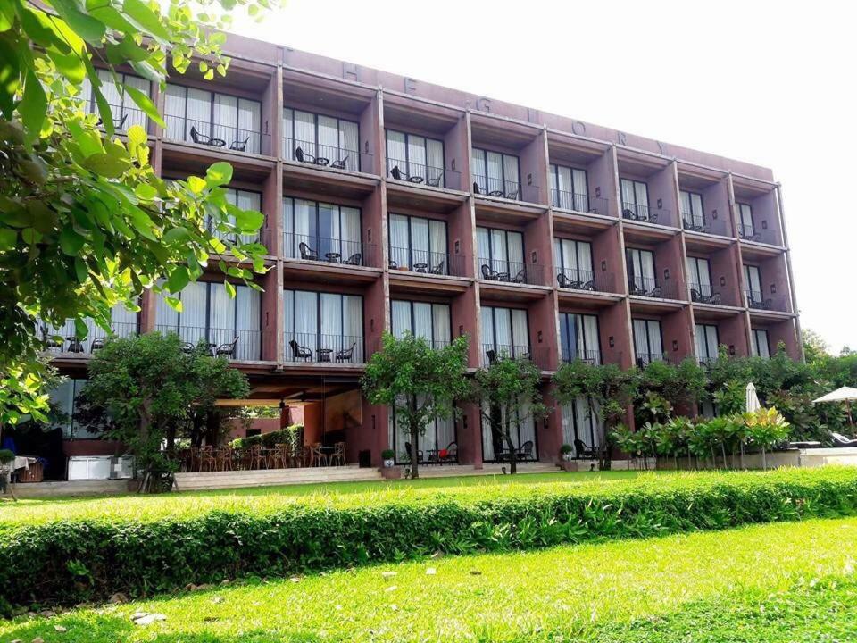 The Glory River Kwai Hotel Kanchanaburi Exterior photo